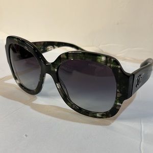CHANEL SUNGLASSES 😎